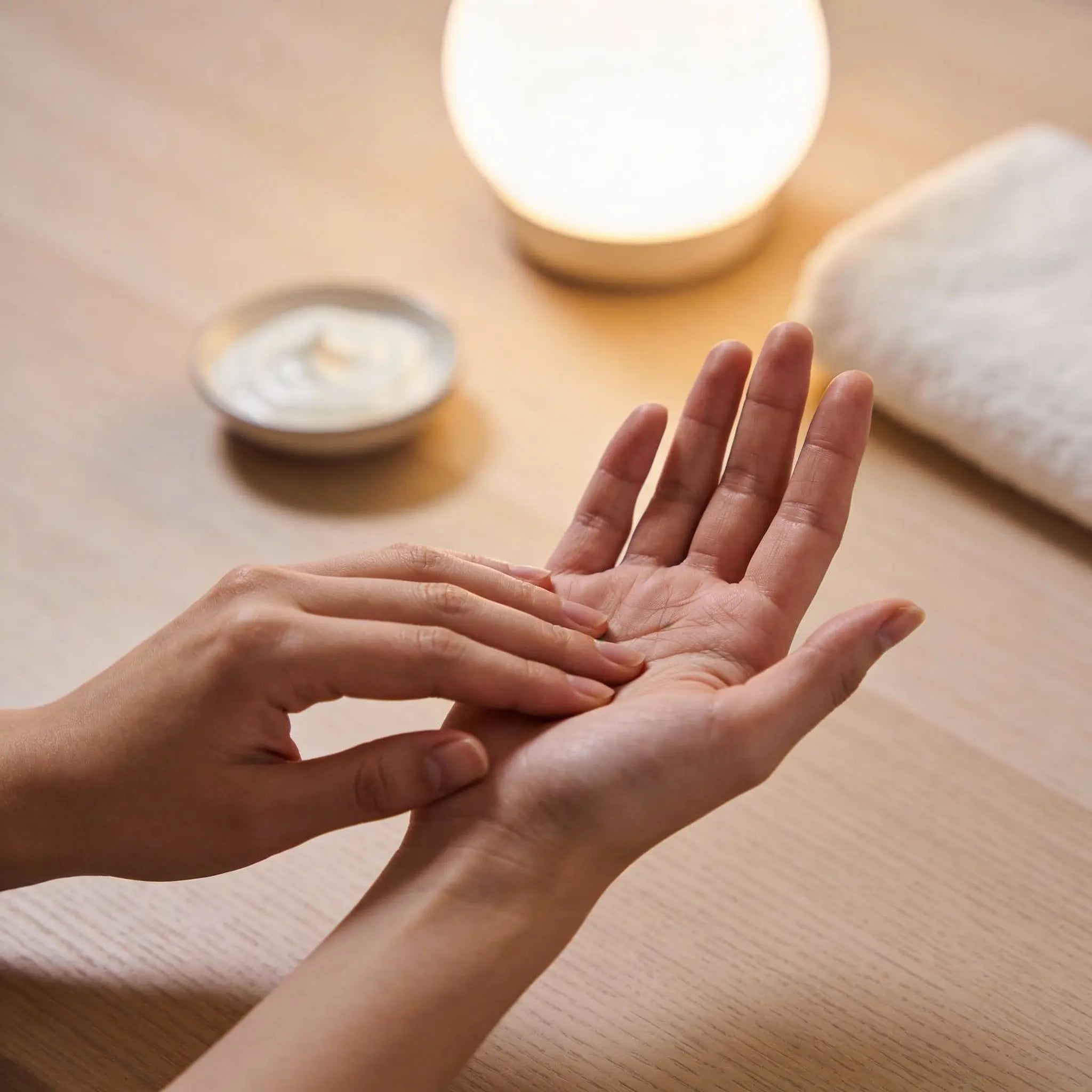 手部按摩器有用嗎?5大常見問題一次解答(氣壓式 vs 滾輪式+適合人群+安全建議) Power Living