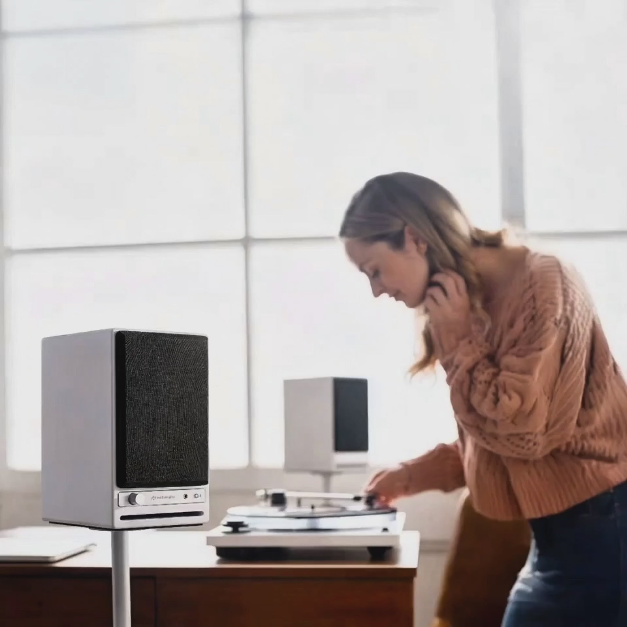 Load video: Audioengine - [2色可選] HD4 120W 無線藍牙有源音箱喇叭【香港行貨】