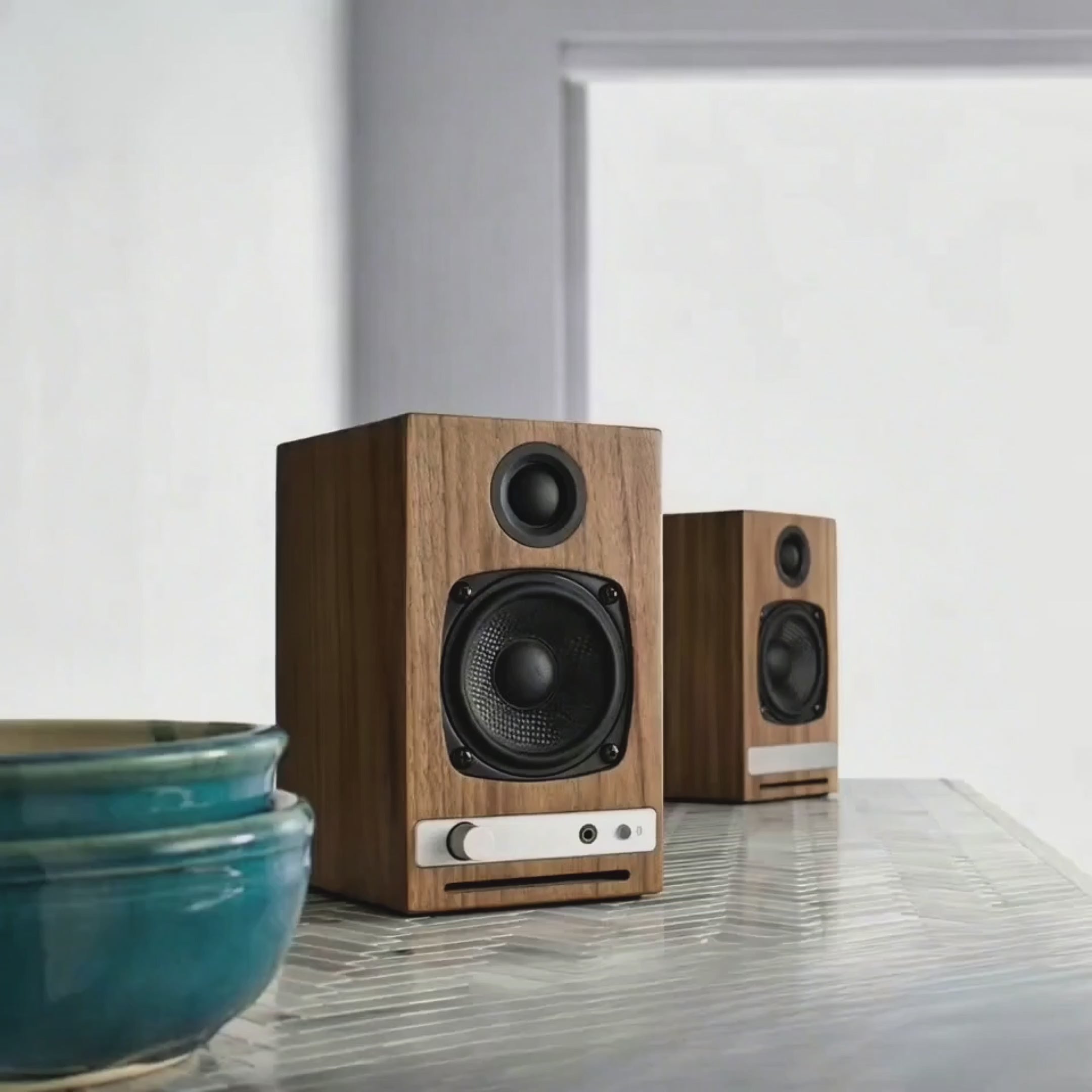 Load video: Audioengine - [4色可選] HD3 無線藍牙有源音箱喇叭